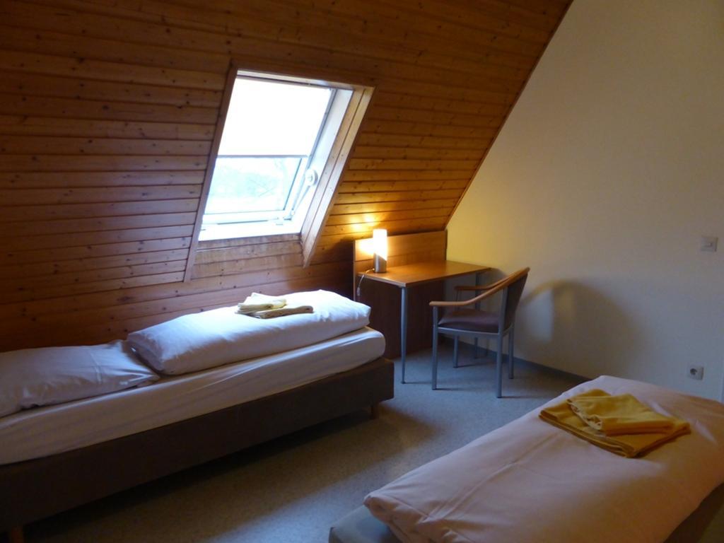 Gaestehaus An Der Rheinbruecke Altlussheim Экстерьер фото