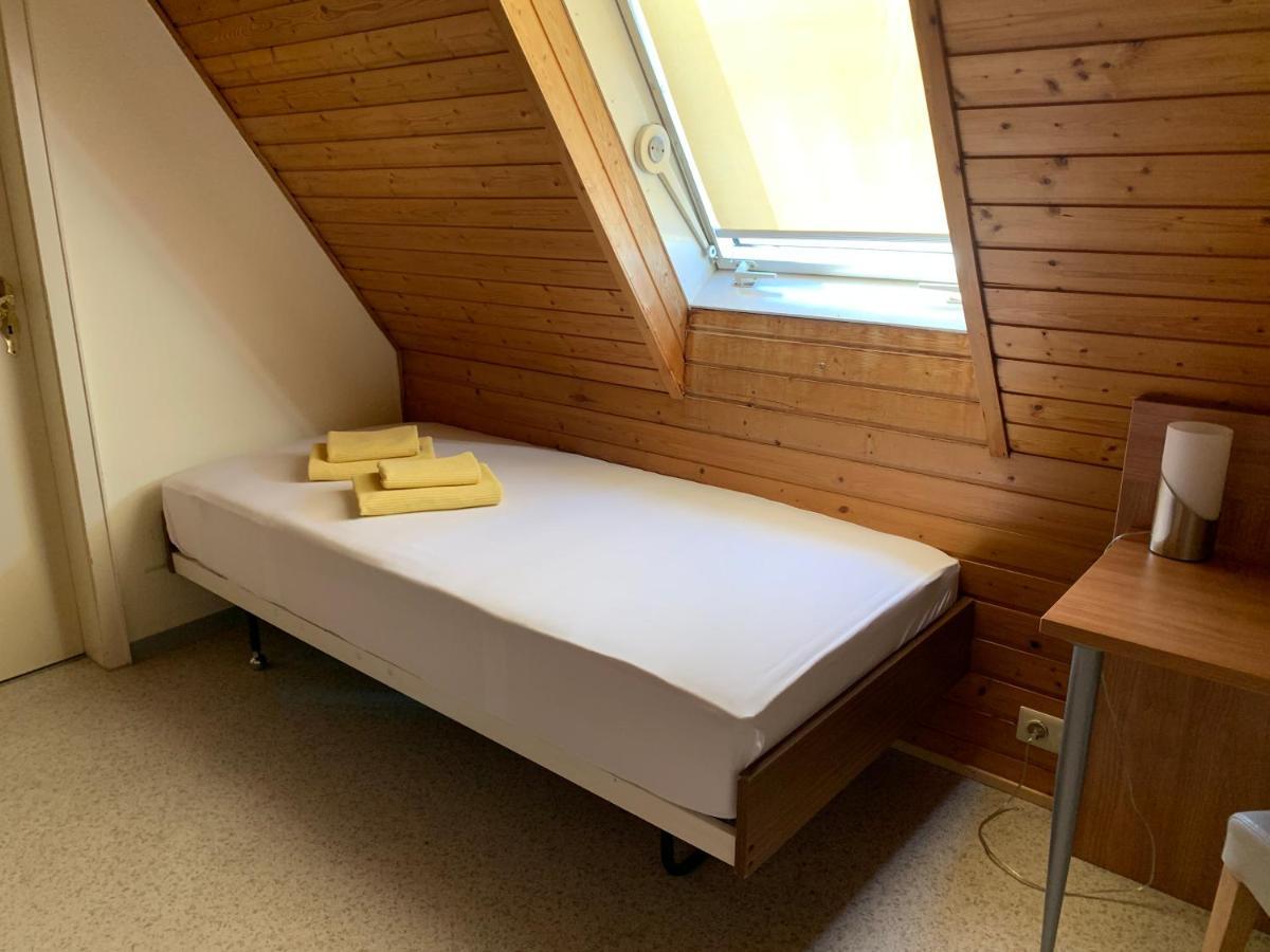 Gaestehaus An Der Rheinbruecke Altlussheim Экстерьер фото